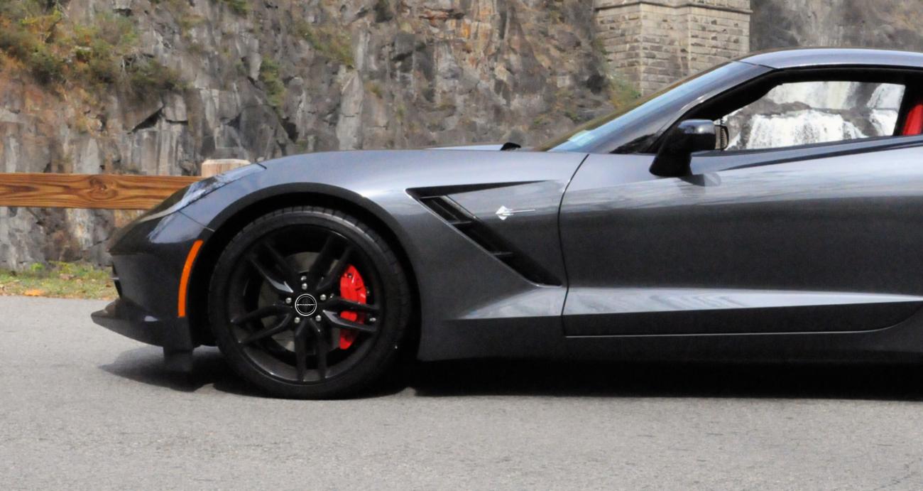 Name:  stingray wheel cap on rim.jpg
Views: 1296
Size:  105.0 KB