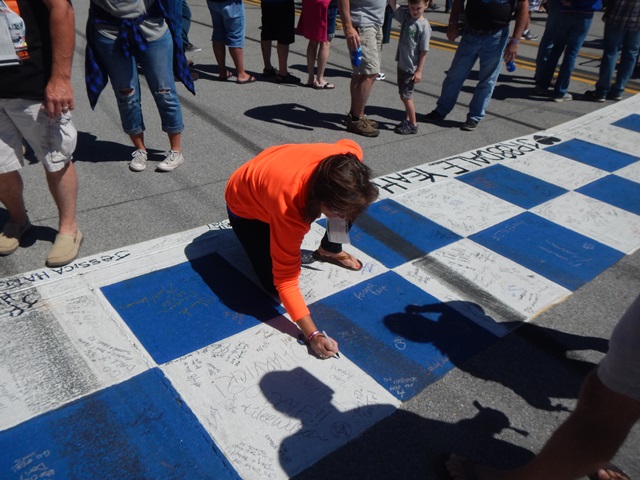 Name:  Talladega 006.JPG
Views: 561
Size:  140.8 KB