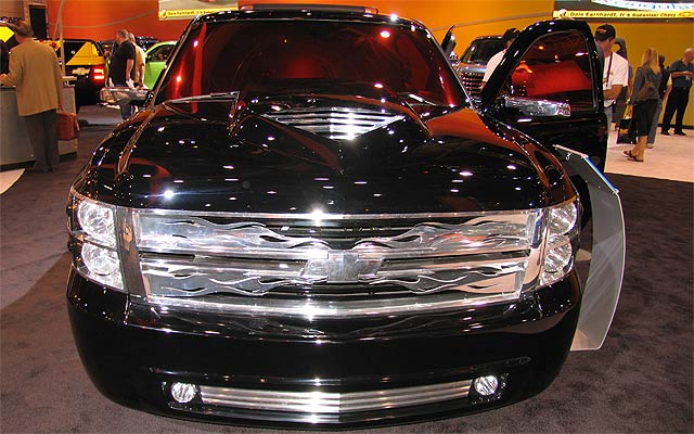 Name:  112_2006_sema_26x+2007_Orange_County_choppers_Chevrolet_sliverado+front_grill_view.jpg
Views: 5947
Size:  63.6 KB