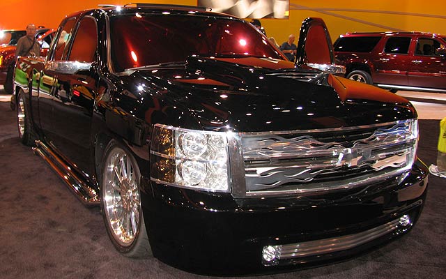 Name:  112_2006_sema_25x+2007_Orange_County_choppers_Chevrolet_sliverado+front_view.jpg
Views: 6021
Size:  58.7 KB