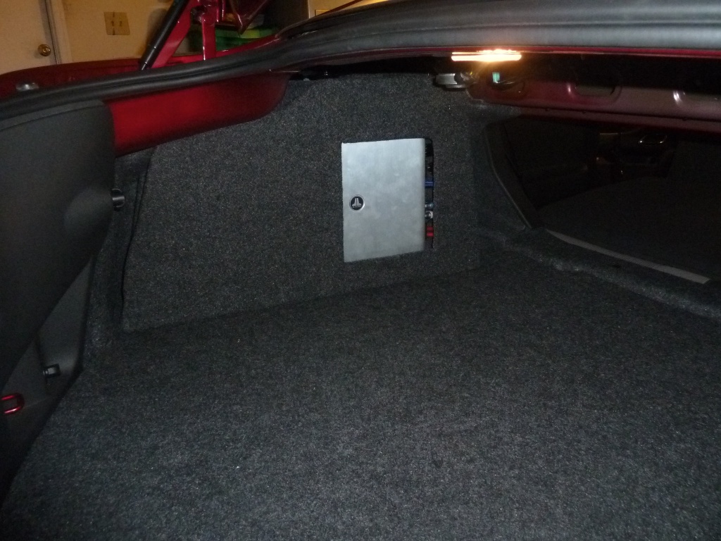 JL HD900/5 on ******** amp rack