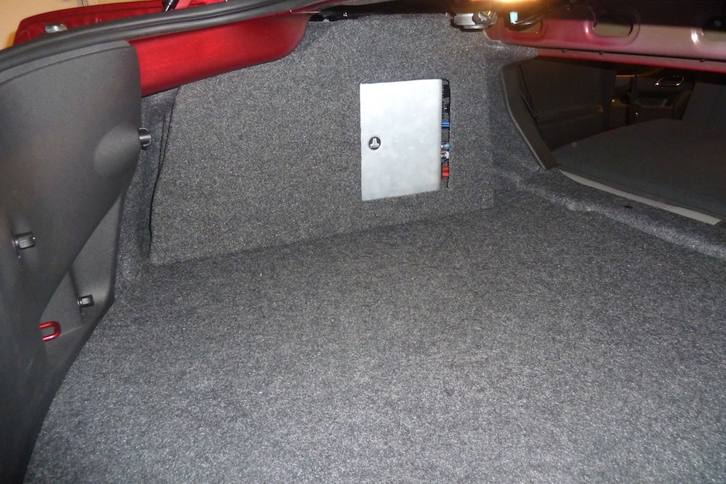 JL HD900/5 on ******** amp rack