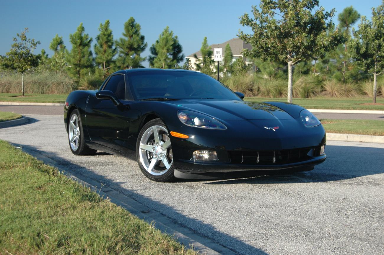 Mistress wearing her new shades 008