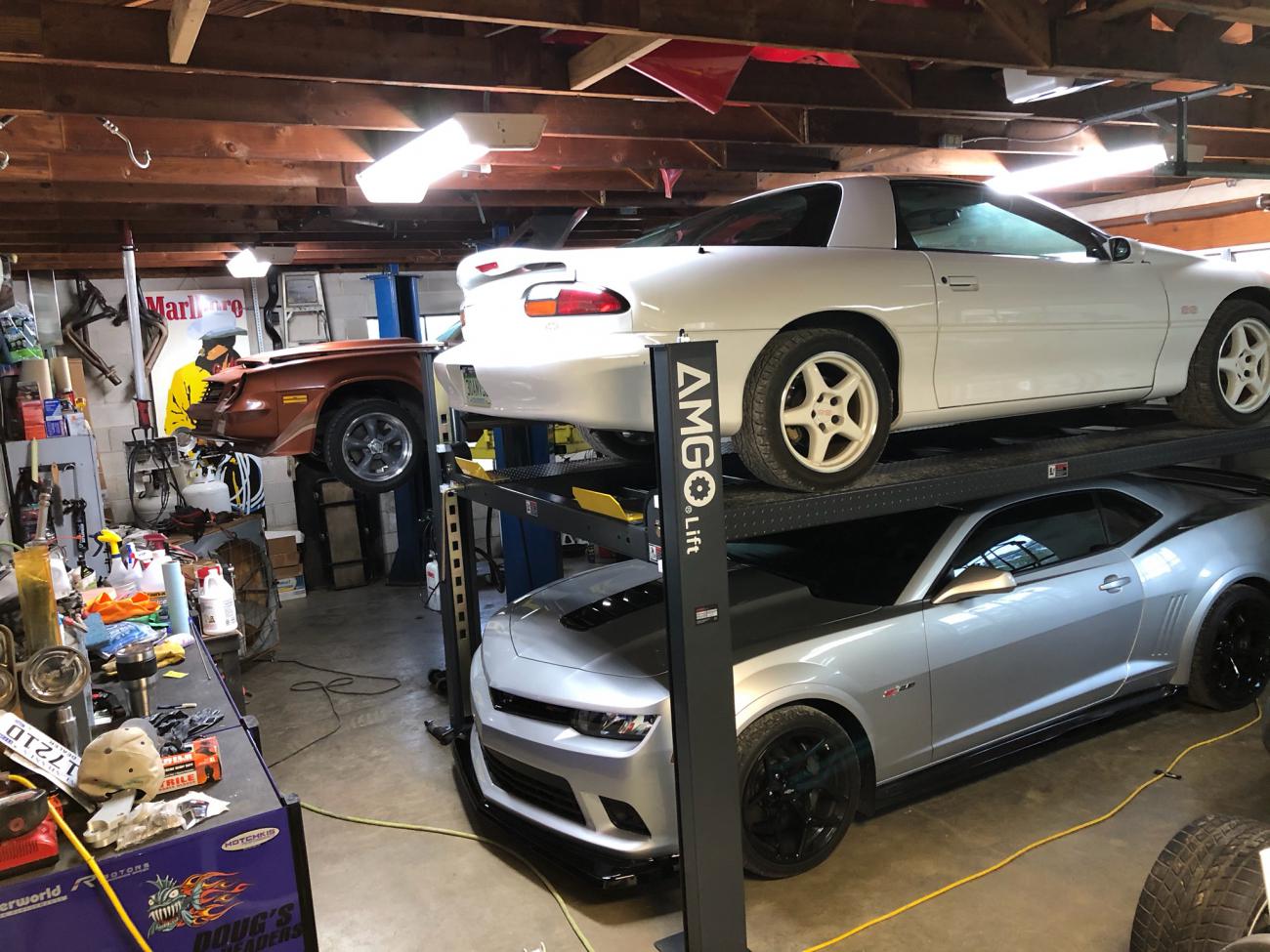 One way to pack them in!