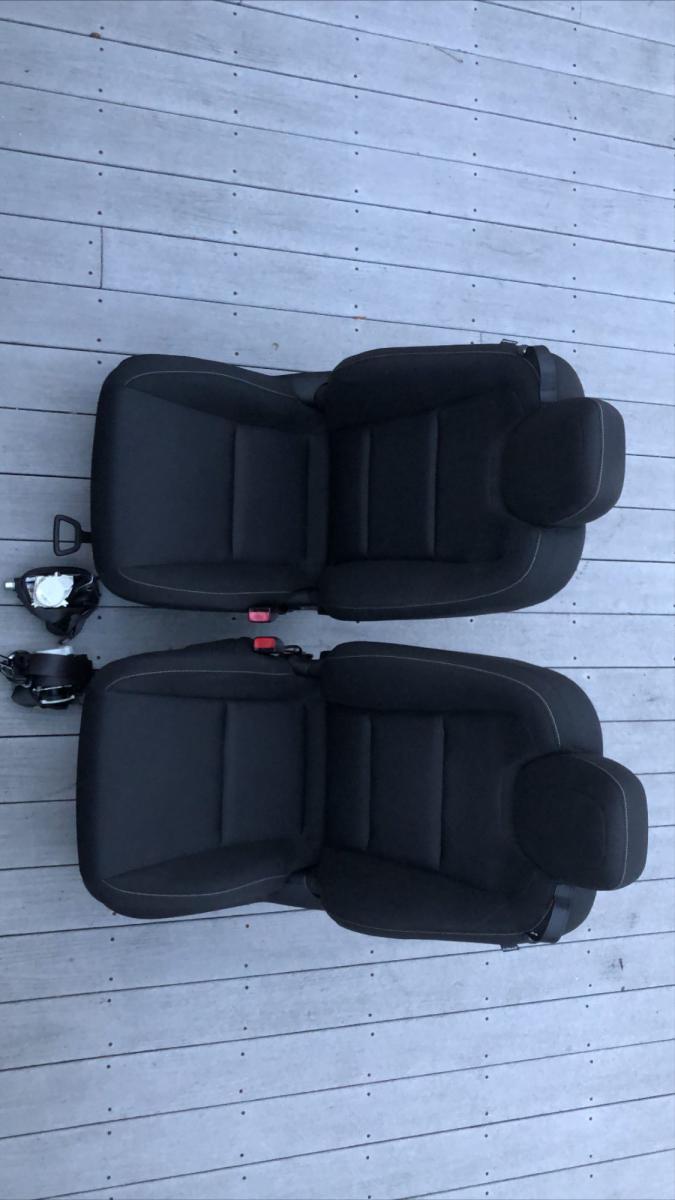 OEM Cloth Front Seats (Driver/Passenger Pair) 
OEM Front Seatbelts (Driver #19256870/Passenger #19256872)