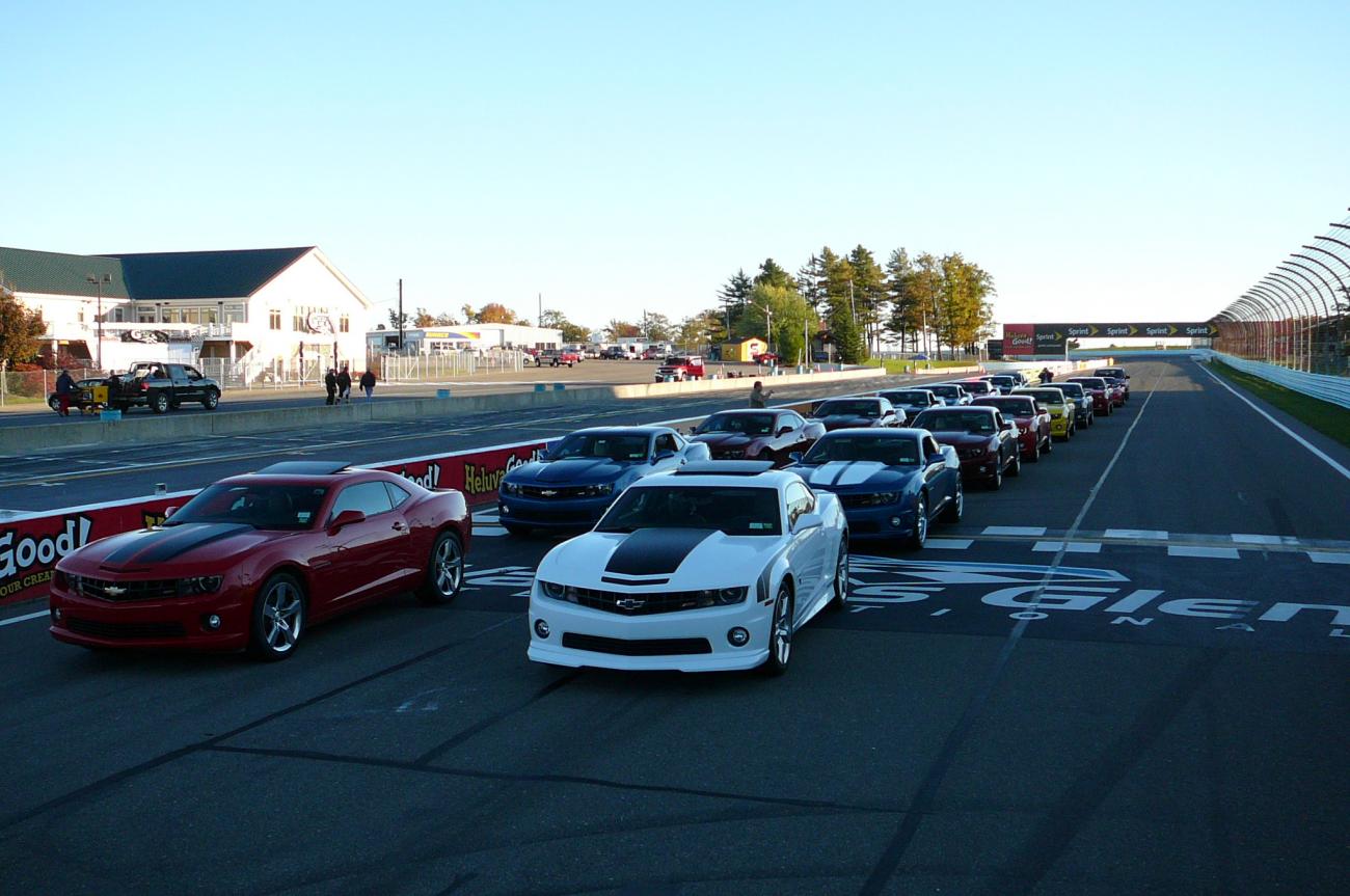 intermission on track, awesome 19 gen 5 camaros