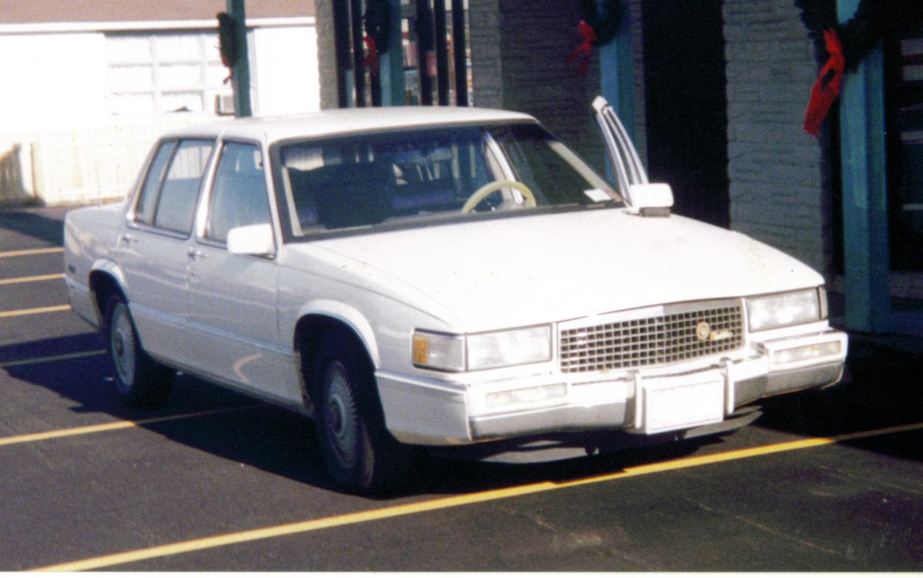 1990caddeville
